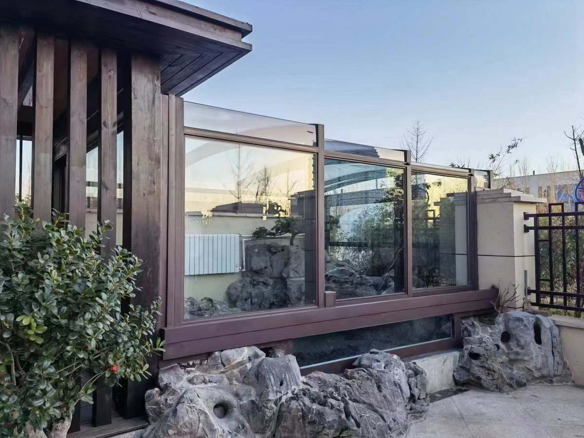 Mobile pool shed